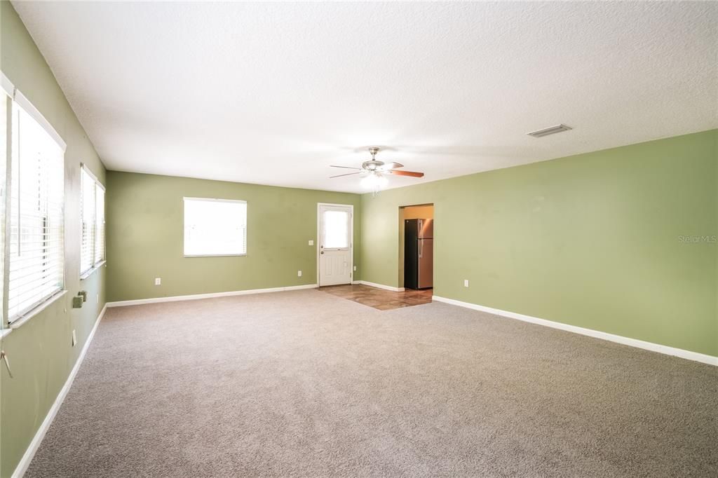 Empty room, Interior