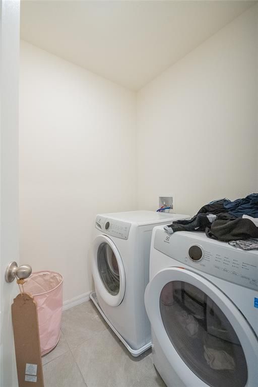 Interior, Washer