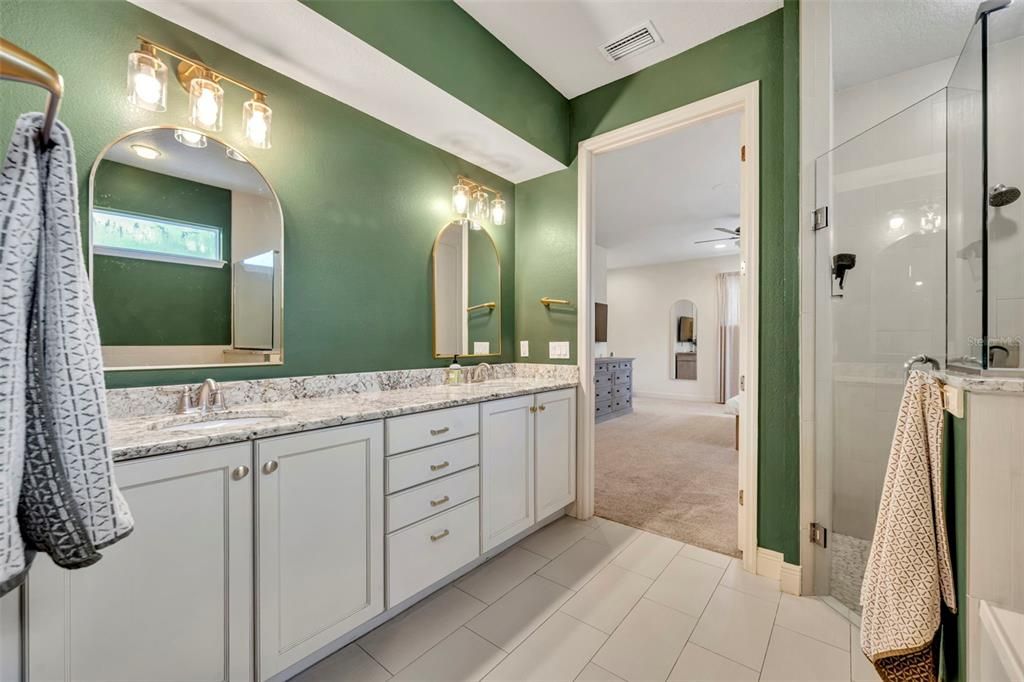 Bathroom, Dual Sink Vanities, Interior