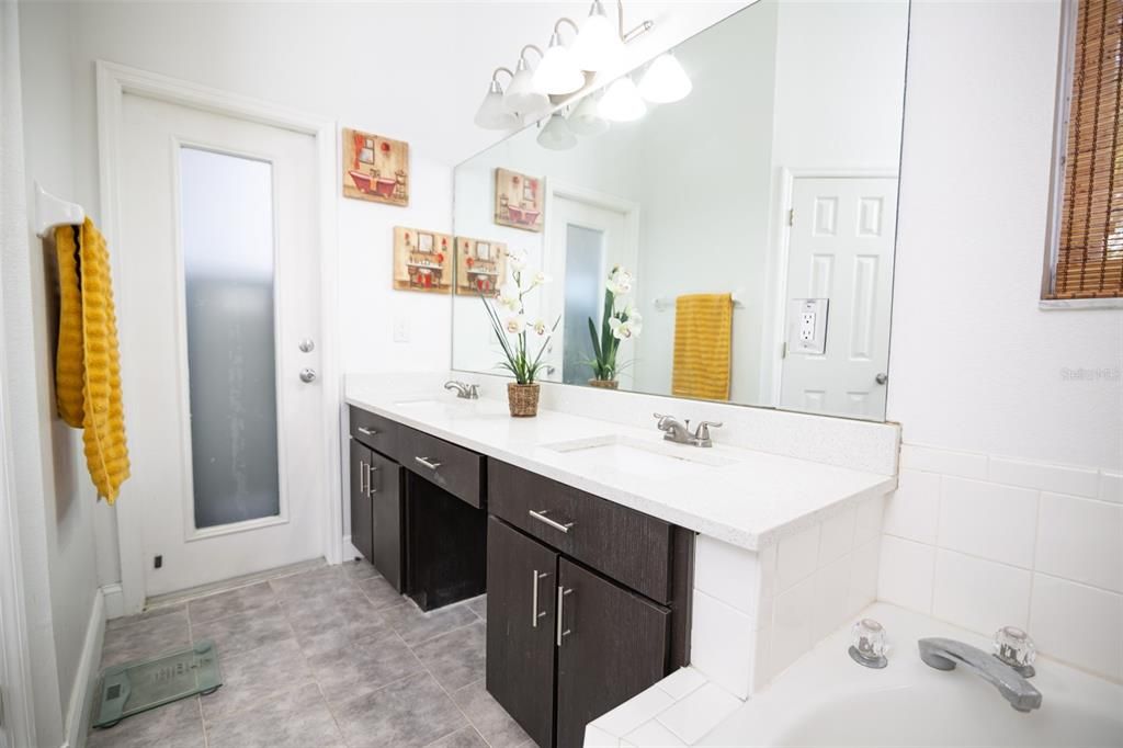 Bathroom, Dual Sink Vanities, Interior