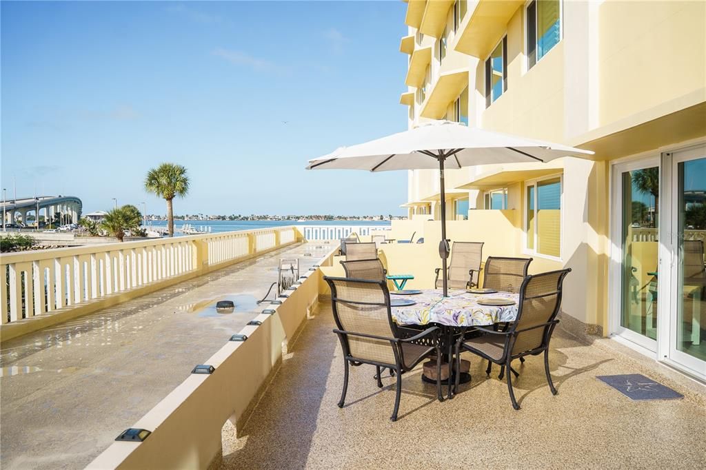 Dining room, Interior, Kitchen, Recessed Lighting, Wood Texture Flooring