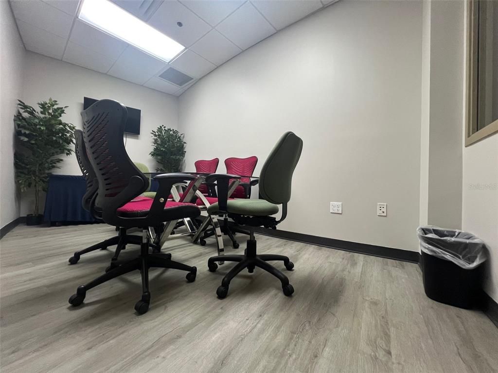 Home Office, Interior, Recessed Lighting, Wood Texture Flooring