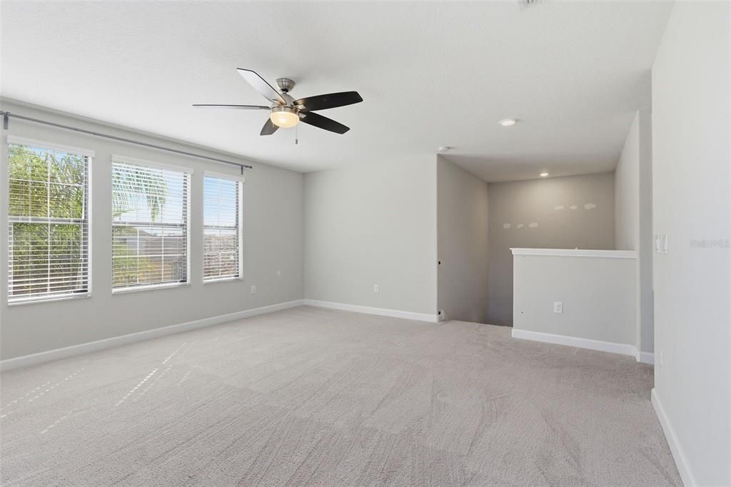 Empty room, Interior, Recessed Lighting