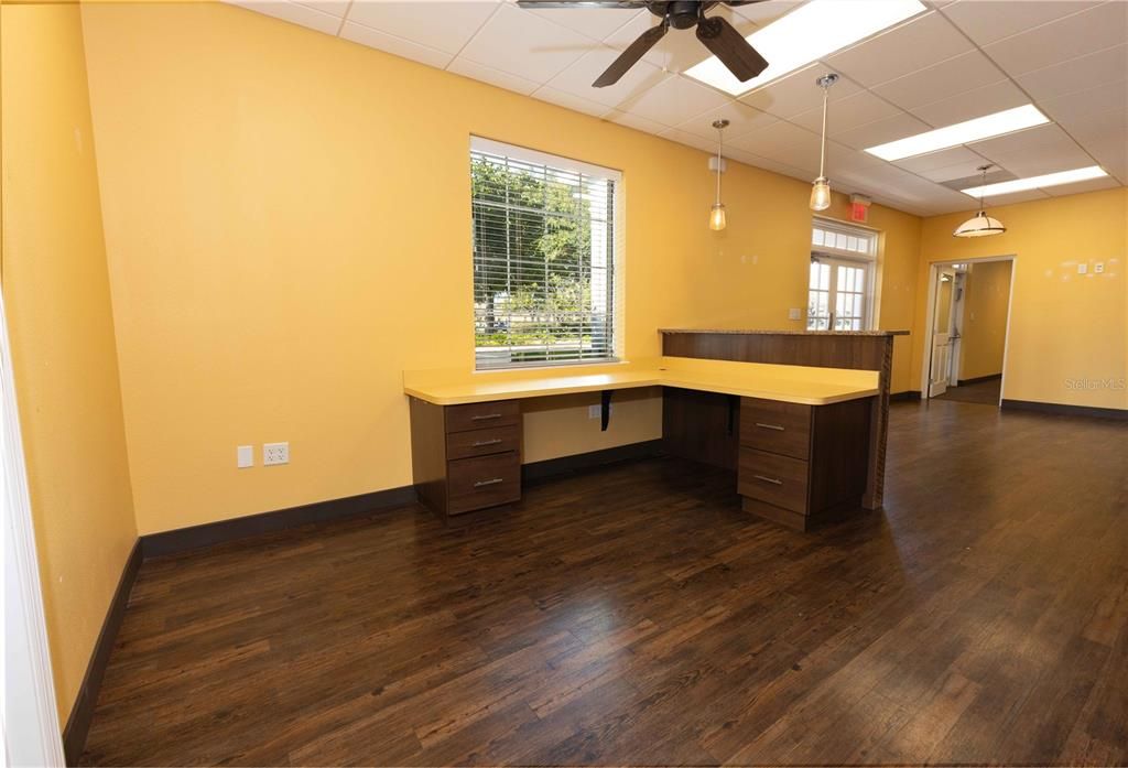 Interior, Pendant Lights, Recessed Lighting, Wood Texture Flooring