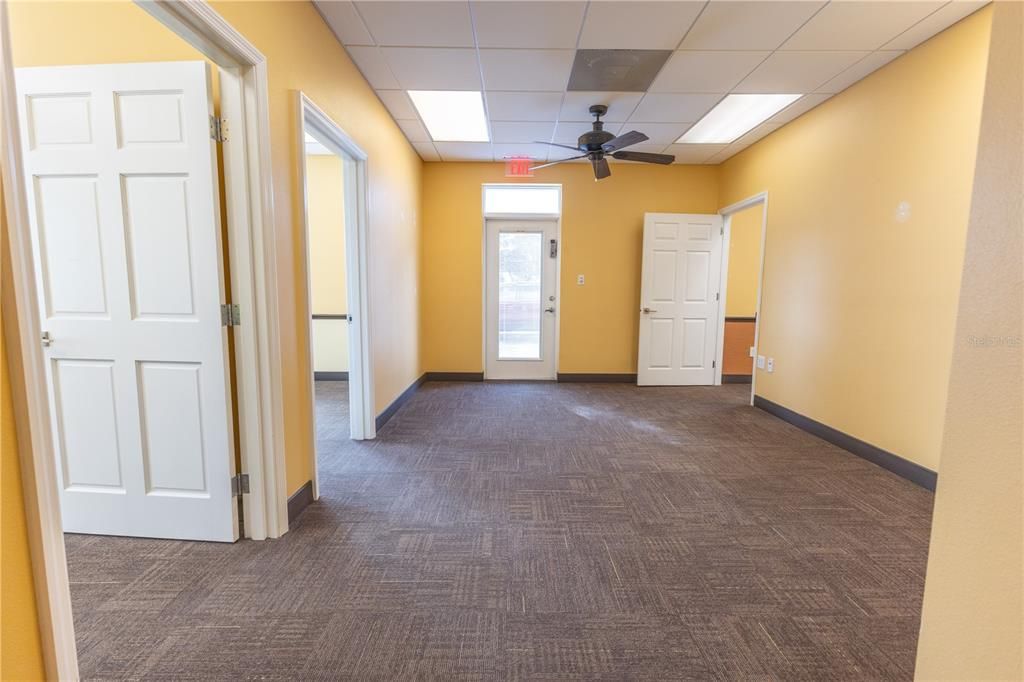 Empty room, Interior, Recessed Lighting