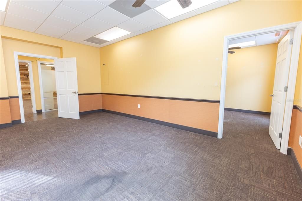 Empty room, Interior, Recessed Lighting