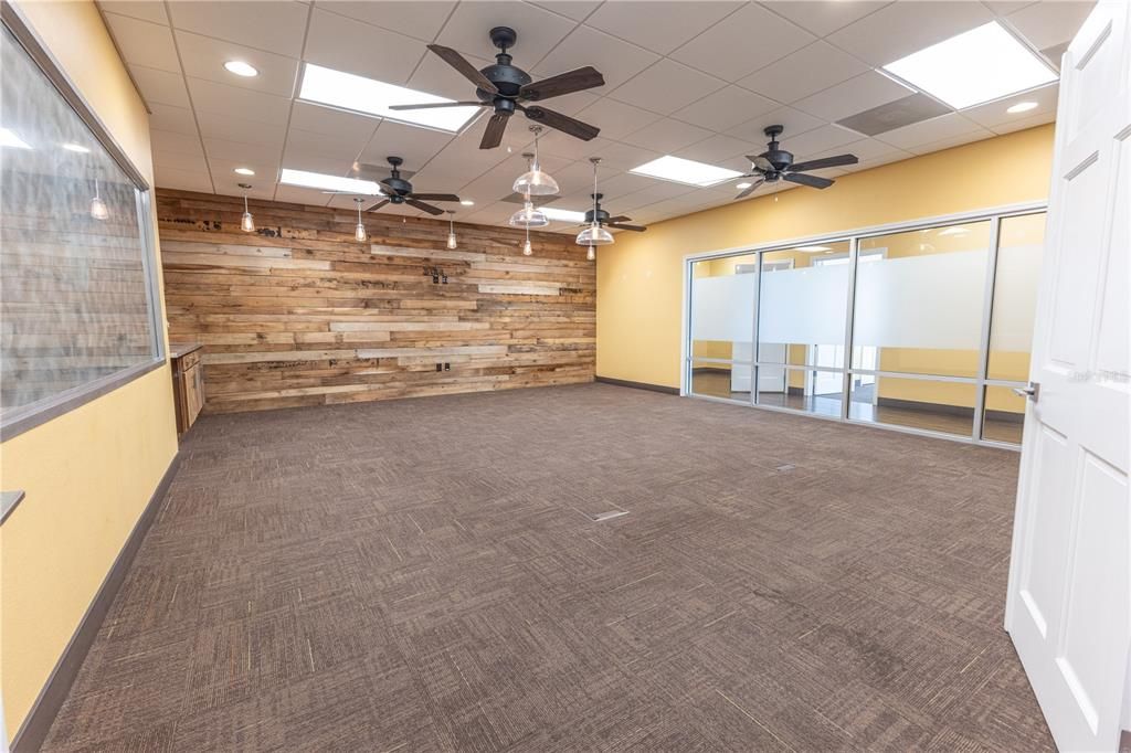 Empty room, Interior, Recessed Lighting, Wooden Walls