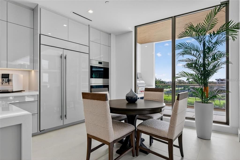 Dining room, Interior, Kitchen, Recessed Lighting, Stainless Steel Appliances