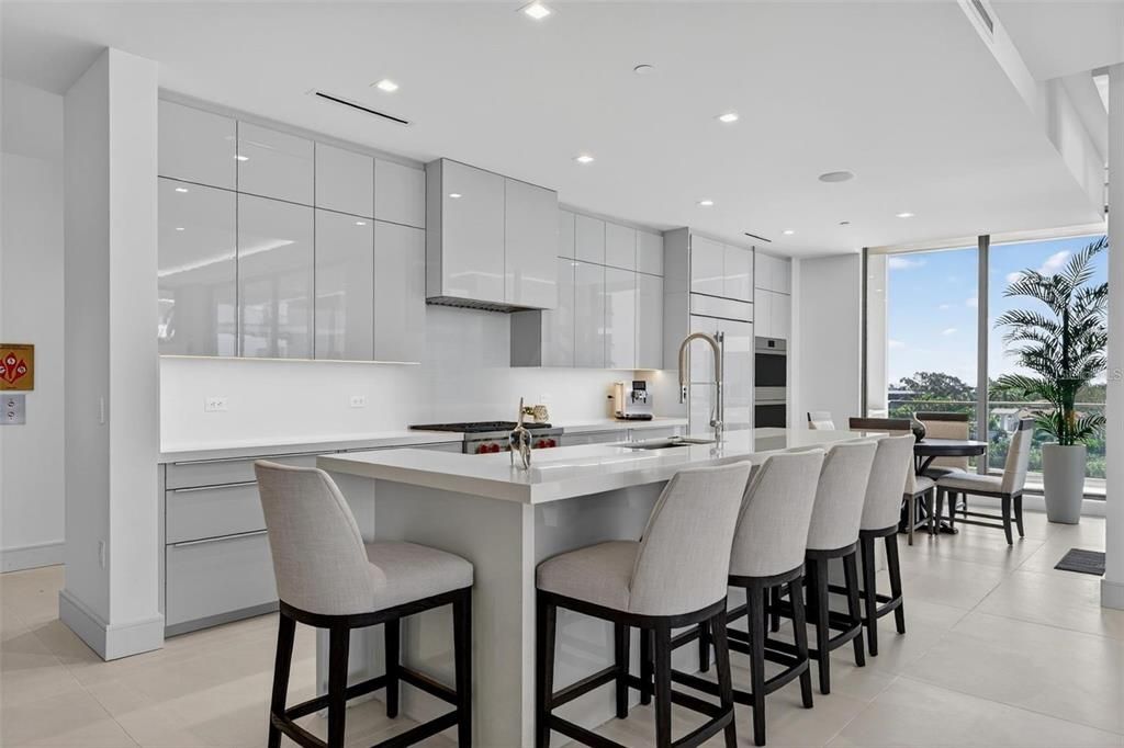 Dining room, Interior, Kitchen, Recessed Lighting, Stainless Steel Appliances