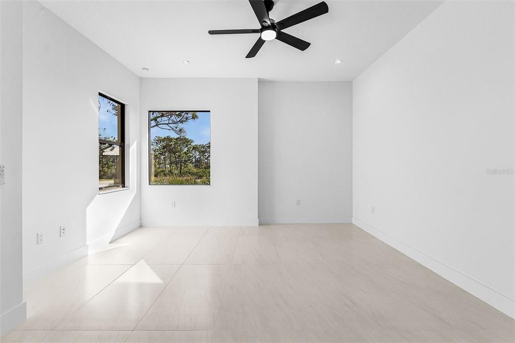 Empty room, Interior, Recessed Lighting