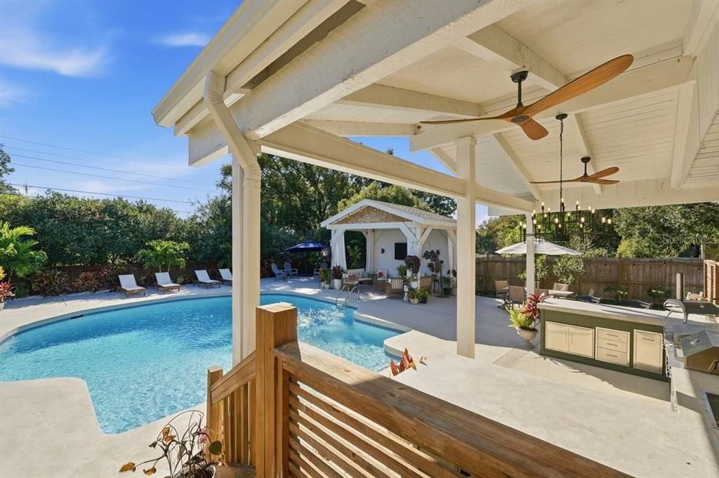 Exterior, Outdoor Kitchen, Pool