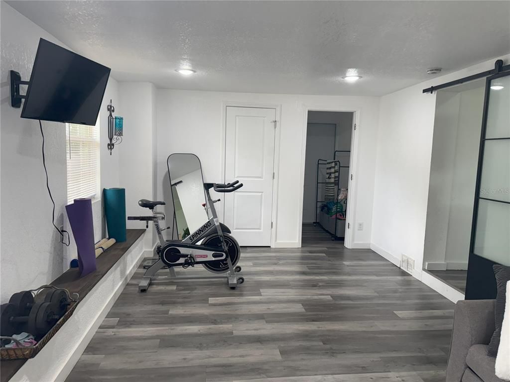 Fitness Equipment, Interior, Recessed Lighting, Wood Texture Flooring