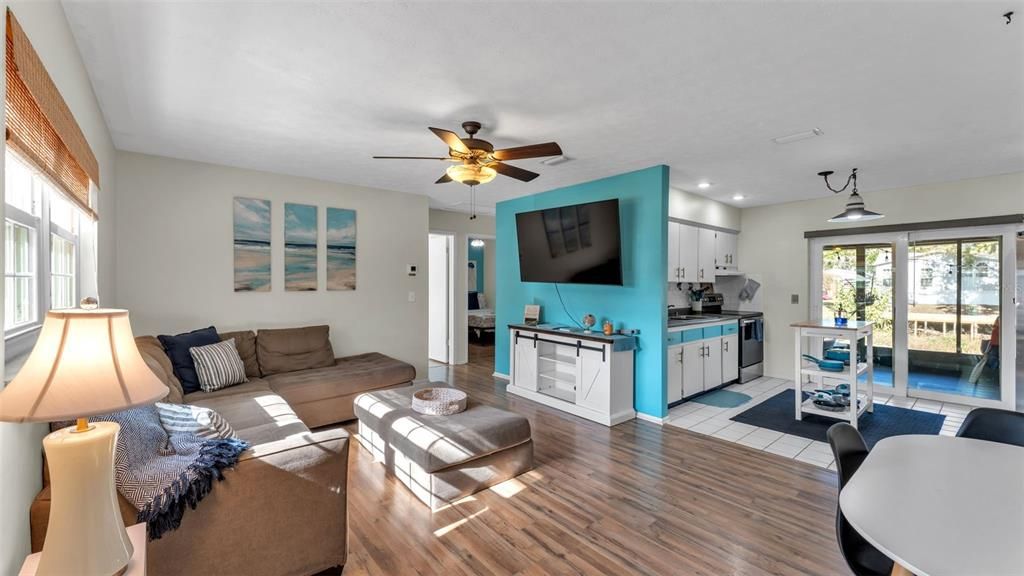 Interior, Kitchen, Living room, Pendant Lights, Recessed Lighting, Wood Texture Flooring