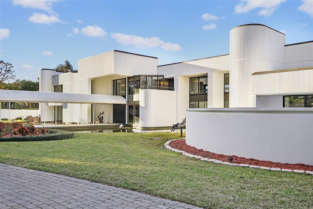 Backyard, Exterior, Facade, Modern