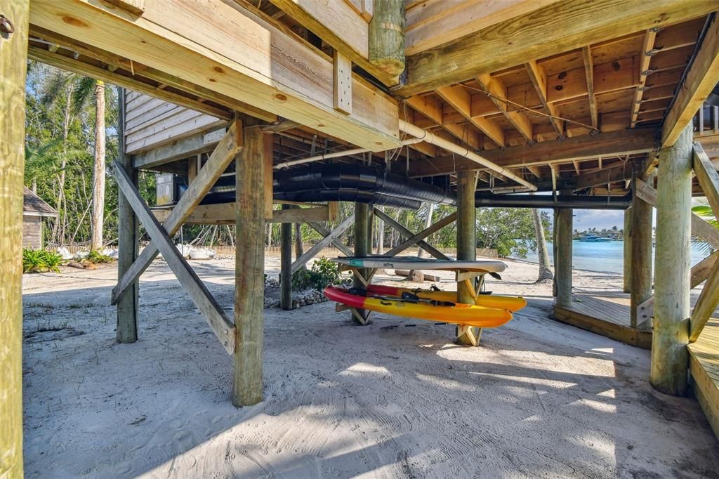 Exterior, Wooden Beams