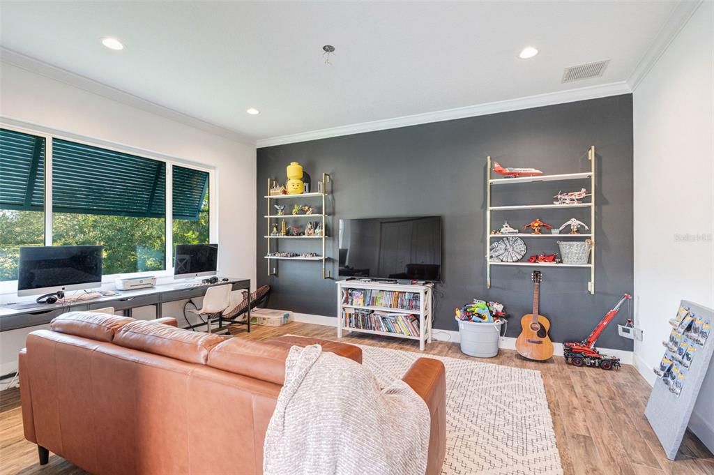 Home Office, Interior, Recessed Lighting, Wood Texture Flooring