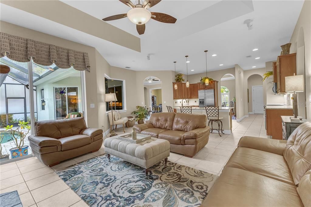 Interior, Kitchen, Living room, Pendant Lights, Recessed Lighting, Stainless Steel Appliances