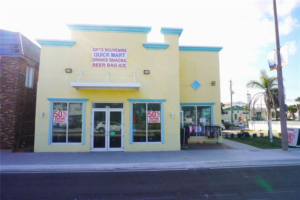 Exterior, Facade, None