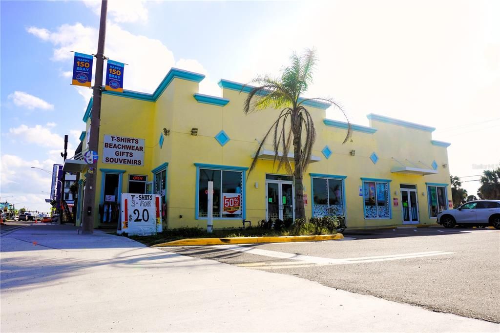 Exterior, Facade, Condo Building