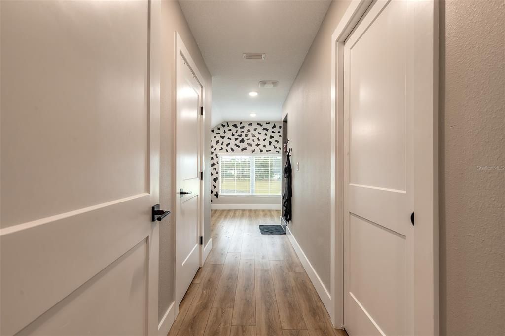 Interior, Recessed Lighting, Wood Texture Flooring