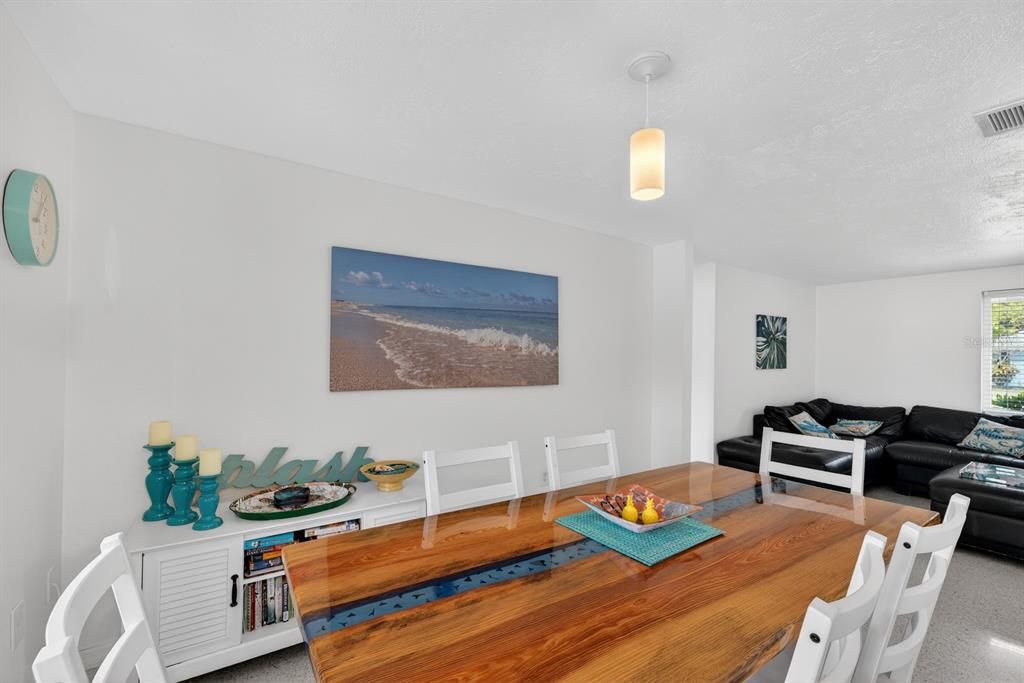 Dining room, Interior, Living room, Pendant Lights