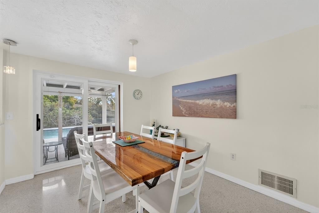 Dining room, Interior, Pendant Lights