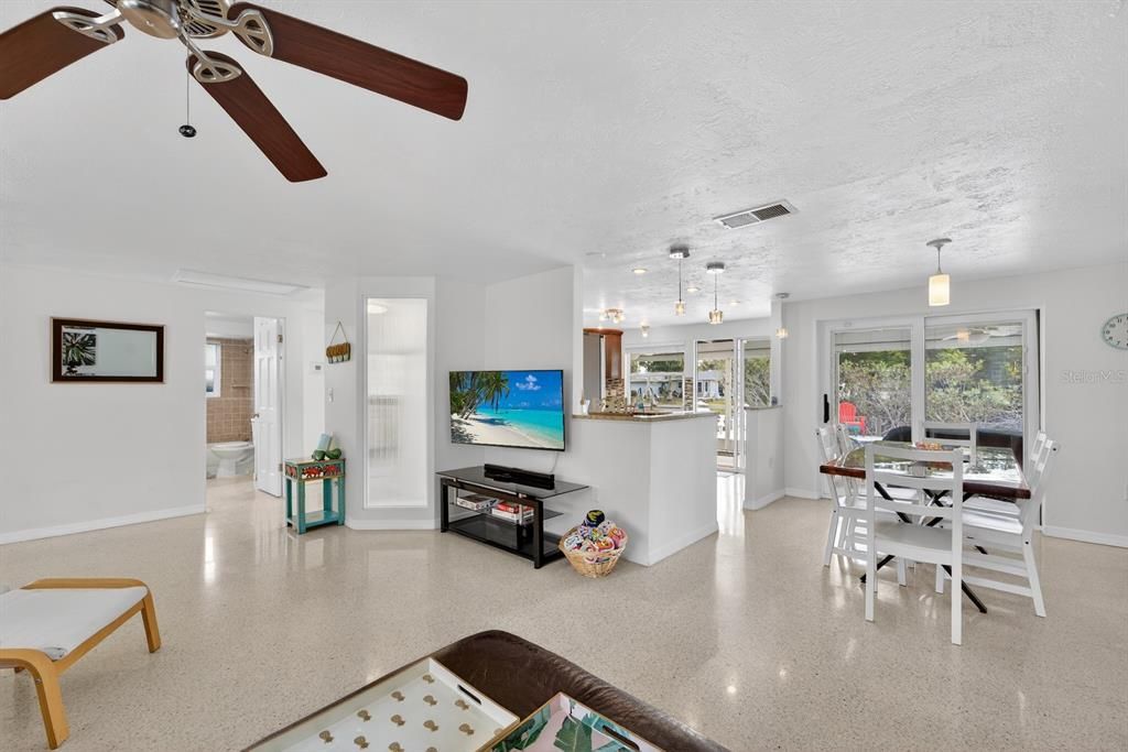 Dining room, Interior, Kitchen, Pendant Lights