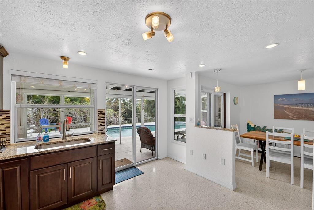 Dining room, Interior, Pendant Lights, Recessed Lighting