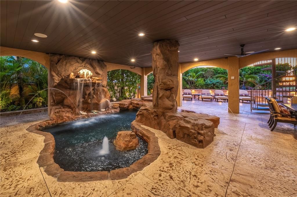 Exterior, Pool, Recessed Lighting