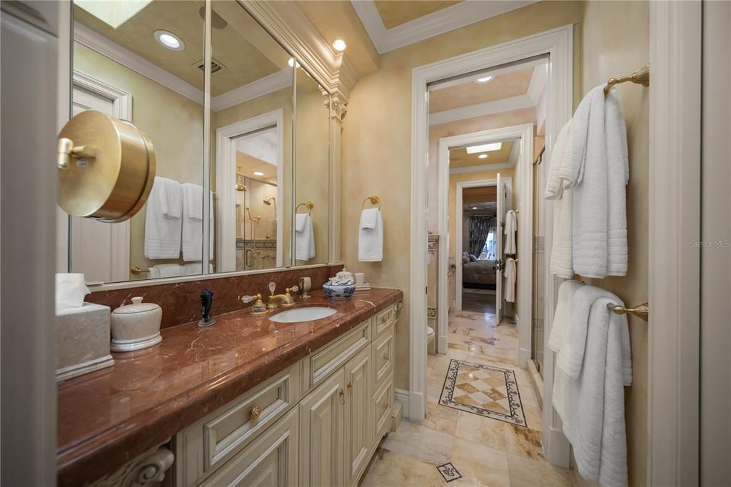 Bathroom, Dual Sink Vanities, Interior, Recessed Lighting