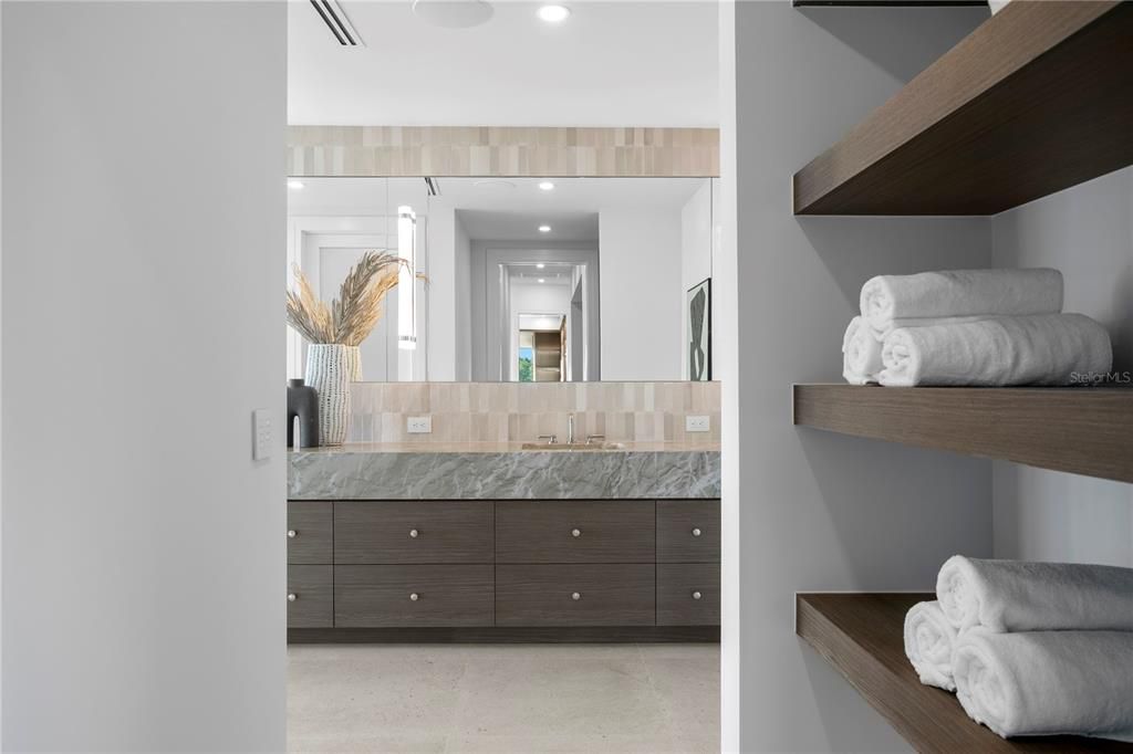 Bathroom, Interior, Recessed Lighting