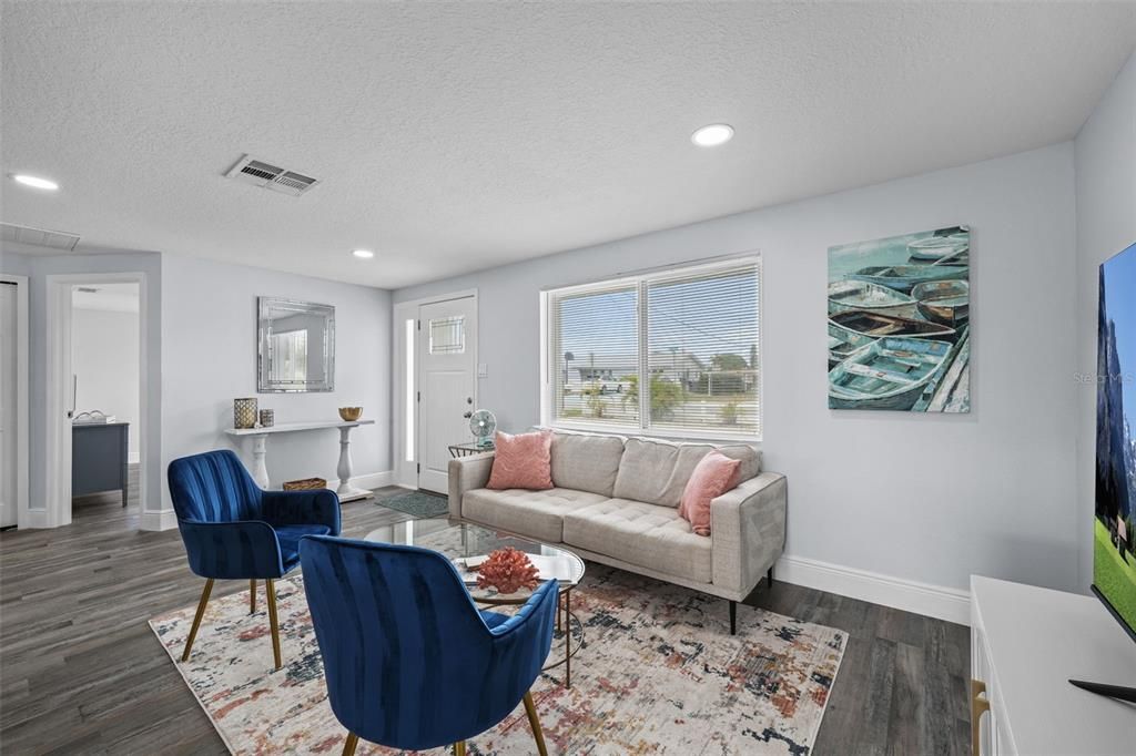 Interior, Living room, Recessed Lighting, Wood Texture Flooring