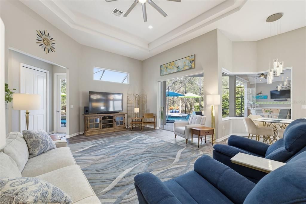 Dining room, Interior, Living room, Pendant Lights, Recessed Lighting