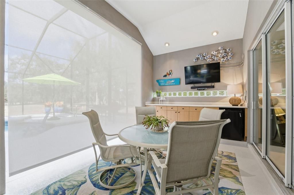 Dining room, Interior, Recessed Lighting