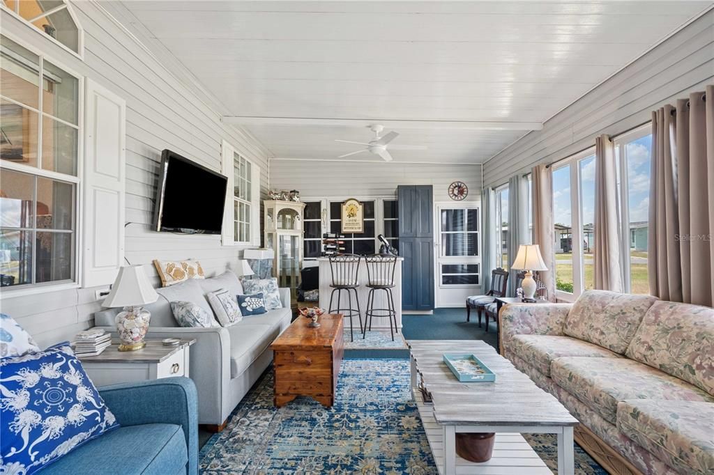 Interior, Living room, Sun Room, Water