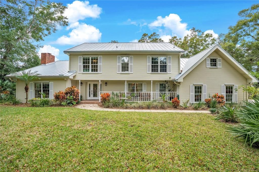 Backyard, Exterior, Facade, Farmhouse