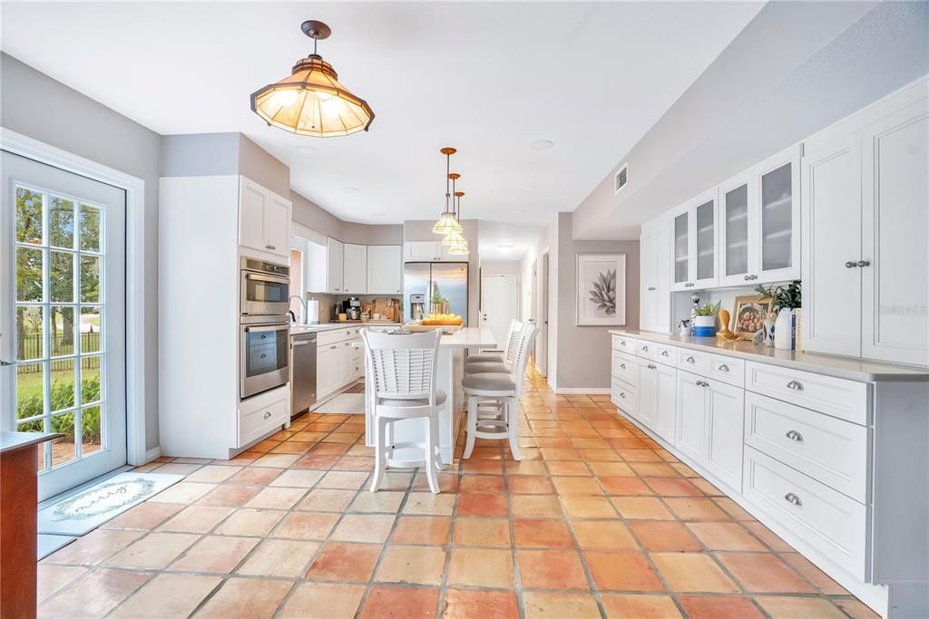 Dining room, Interior, Kitchen, Pendant Lights, Recessed Lighting, Stainless Steel Appliances