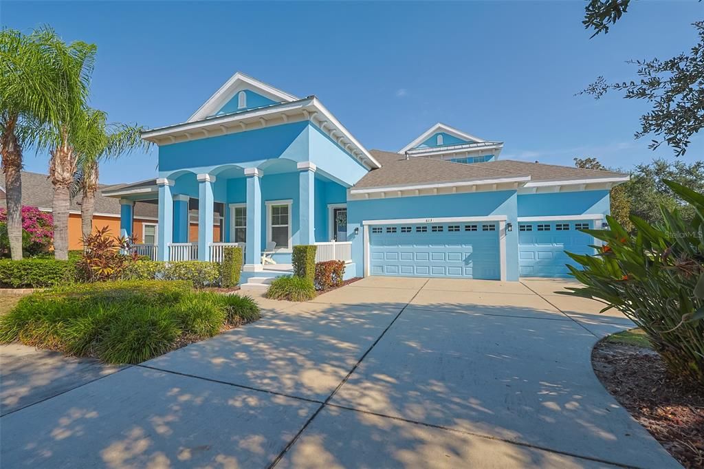 Attached, Exterior, Facade, American Craftsman