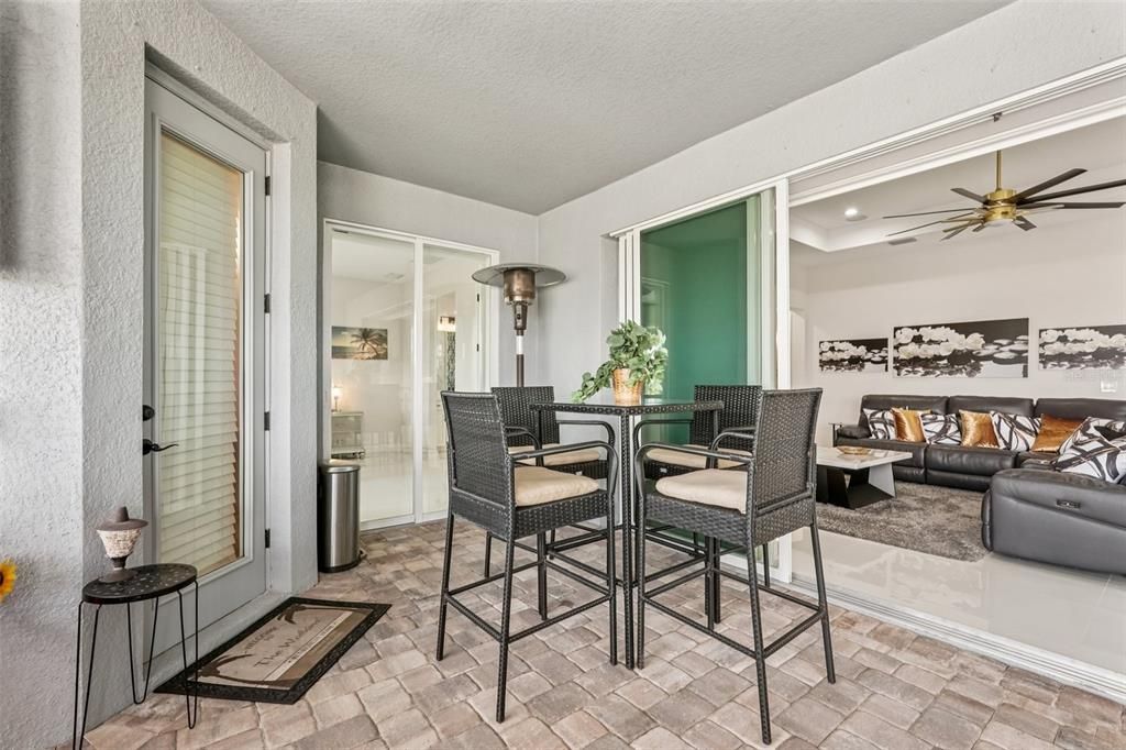 Dining room, Interior, Recessed Lighting