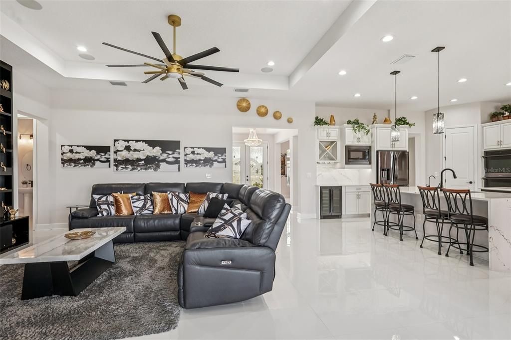 Interior, Kitchen, Living room, Pendant Lights, Recessed Lighting, Stainless Steel Appliances