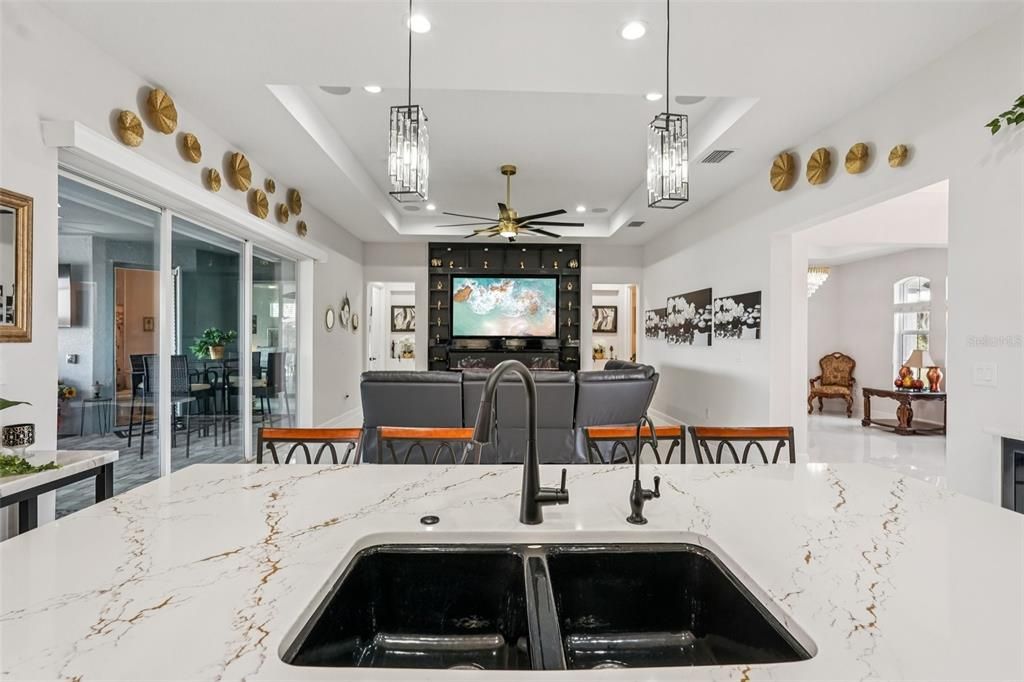 Dining room, Interior, Living room, Pendant Lights, Recessed Lighting
