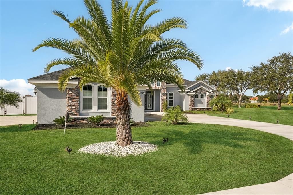 Backyard, Exterior, Facade, Ranch