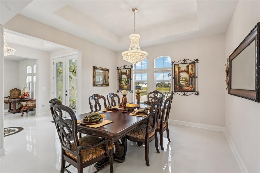 Chandelier, Dining room, Interior