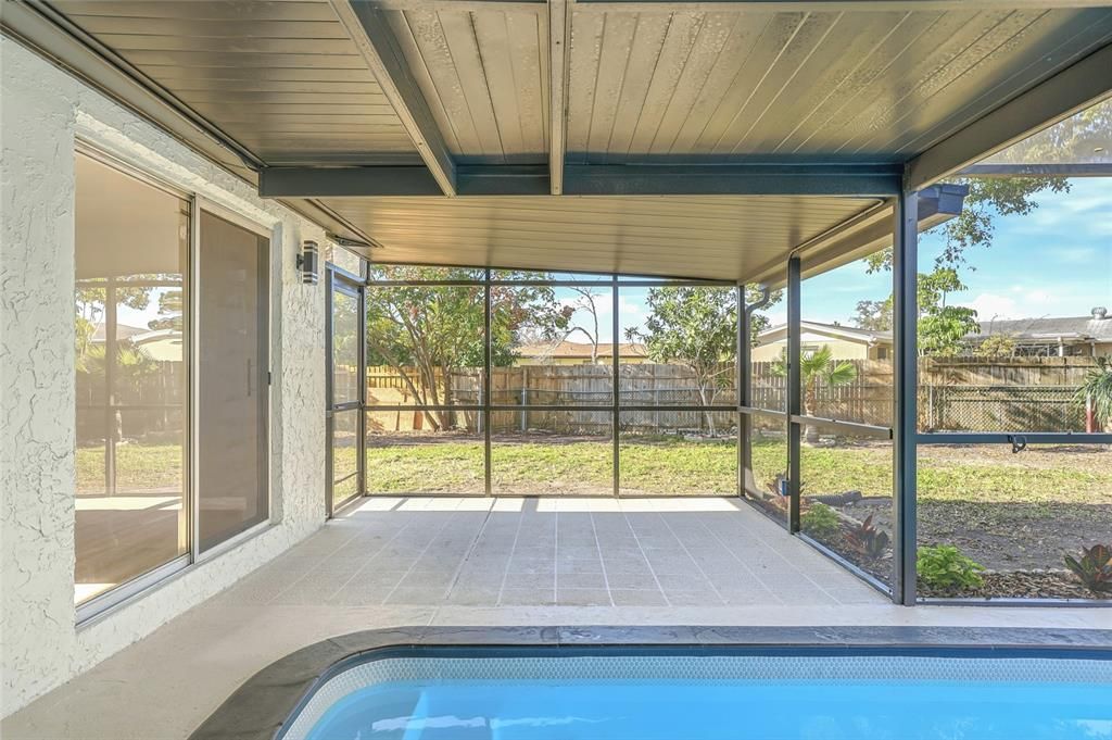 Interior, Pool, Sun Room
