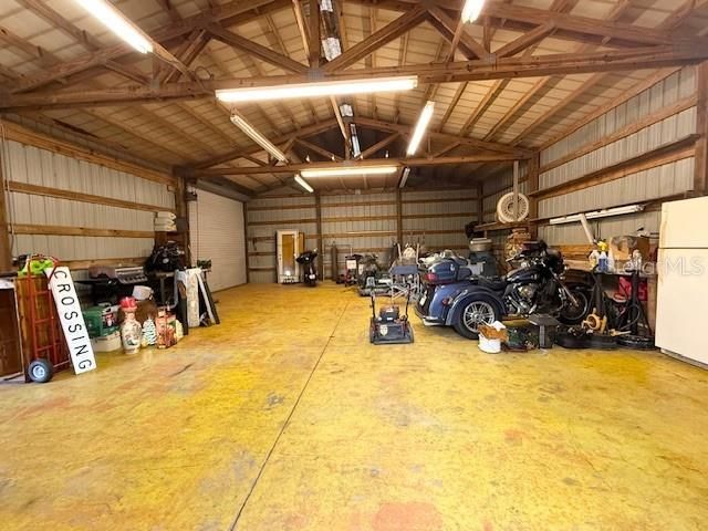Garage, Interior, Wooden Beams