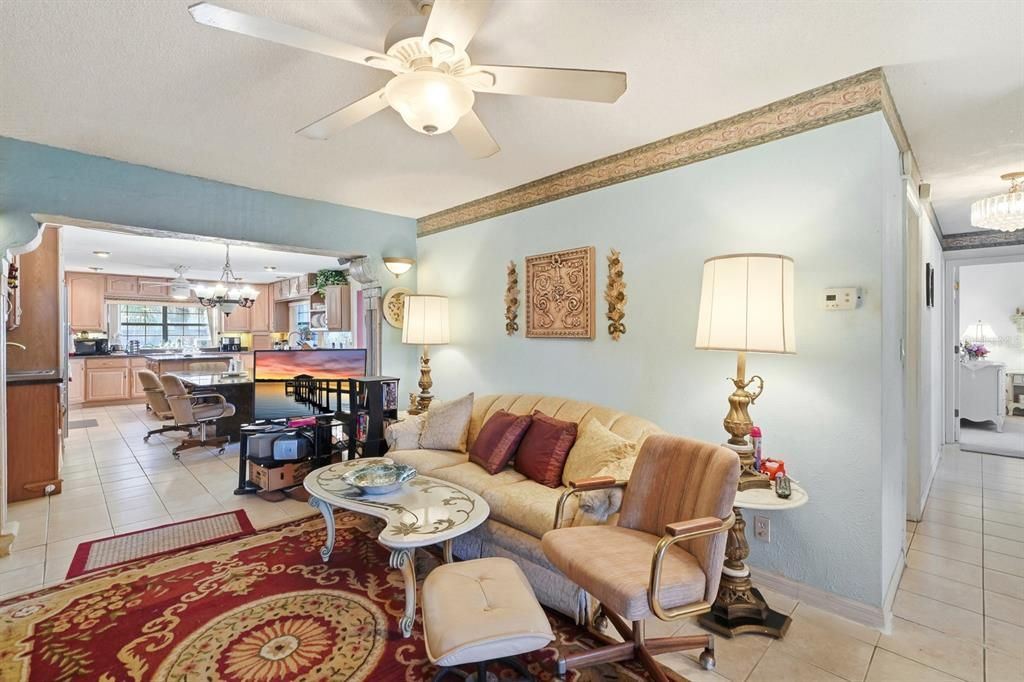 Chandelier, Dining room, Interior, Kitchen, Living room, Pendant Lights