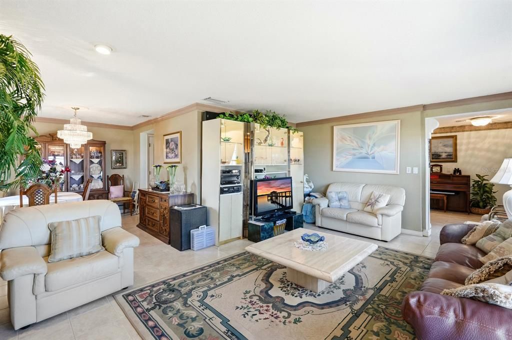 Chandelier, Dining room, Interior, Living room, Recessed Lighting