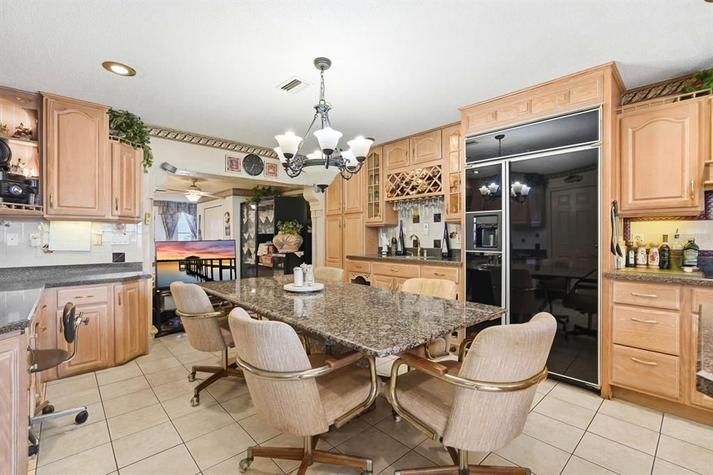 Chandelier, Dining room, Interior, Kitchen, Recessed Lighting