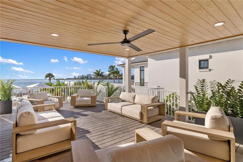 Exterior, Recessed Lighting, Water