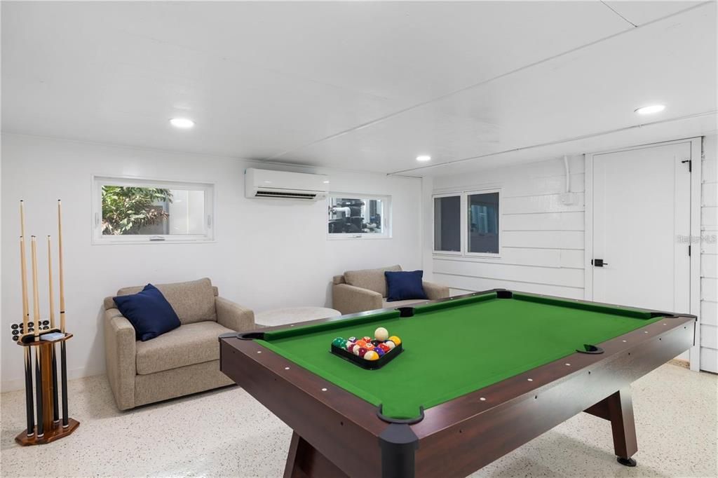 Billiard Table, Game Room, Interior, Recessed Lighting